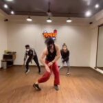 Tiger Shroff Instagram - Dancing with this beast @jueevaidya again 🔥❤️ @swainvikram