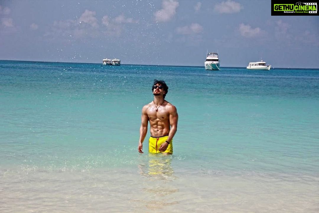 Tiger Shroff Instagram - Must do everything in our power to protect our planet 🌎❤️🙏#nurture#nature @intercontinental_maldives #intercontinentallife #intercontinentalmaldives