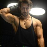 Tiger Shroff Instagram - 🍦got my eyes on you.