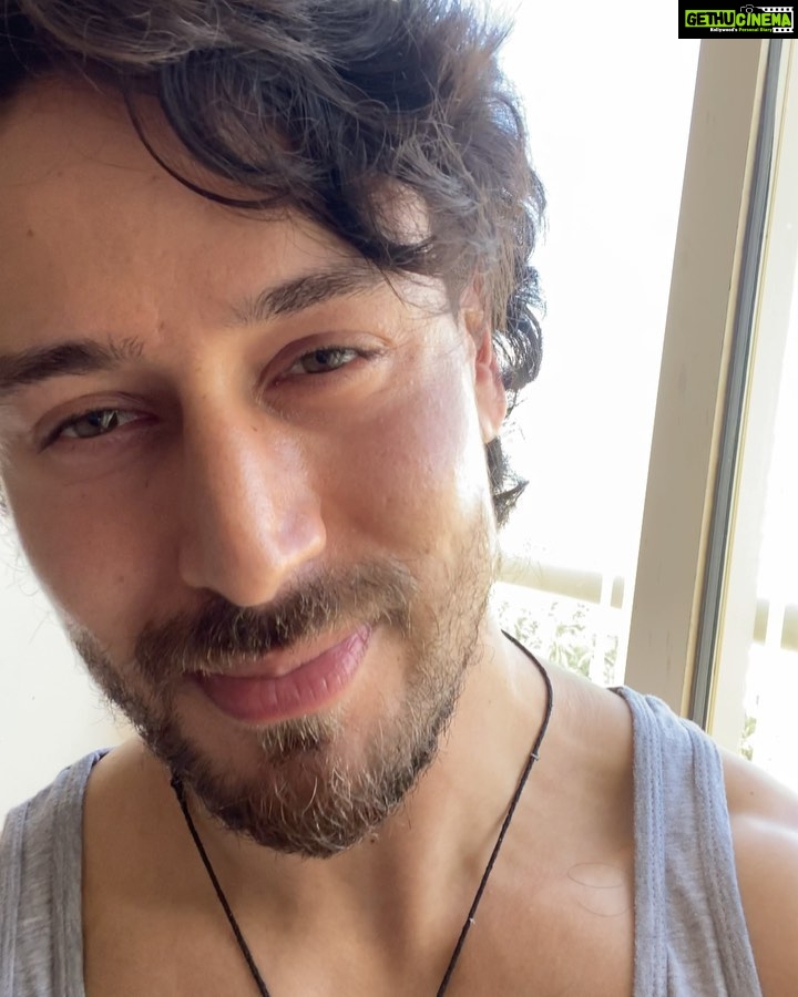 Tiger Shroff Instagram - I swear im not in my shower this time 😄🎶❤️ would love to hear you guys sing some lines too😍#justarookie #sundayfunday #youareunbelievable