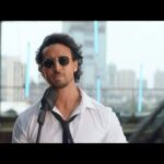Tiger Shroff Instagram - #YouAreUnbelievable Out Now!❤️ @bgbngmusic @gauravxwadhwa @iamavitesh @dgmayne @punitdmalhotra @paresshss @santha_dop  @thepenthousenyc @krossovergroup @im.simona
