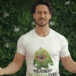 Tiger Shroff Instagram - Guys! The battle of the decade is on. I’m rooting for my man Mo-B in the Meanest Monster Face-off vs #Samsung M51. He’s gonna crush it and claim the title that he deserves. Don’t miss it for anything and do pick a side wisely mates. #MeanestMonsterEver #GalaxyM51 @samsungindia