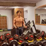 Tiger Shroff Instagram - 💪