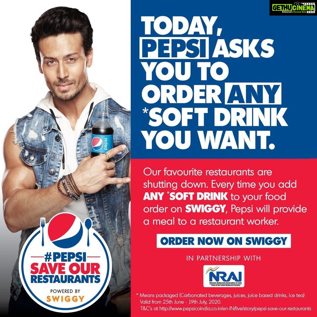 Tiger Shroff Instagram - Our restaurant workers do everything they can for us. Today, let’s do a little for them. I am contributing to the #PepsiSaveOurRestaurants program. You too can🤘 @pepsiindia @swiggyindia #NRAI