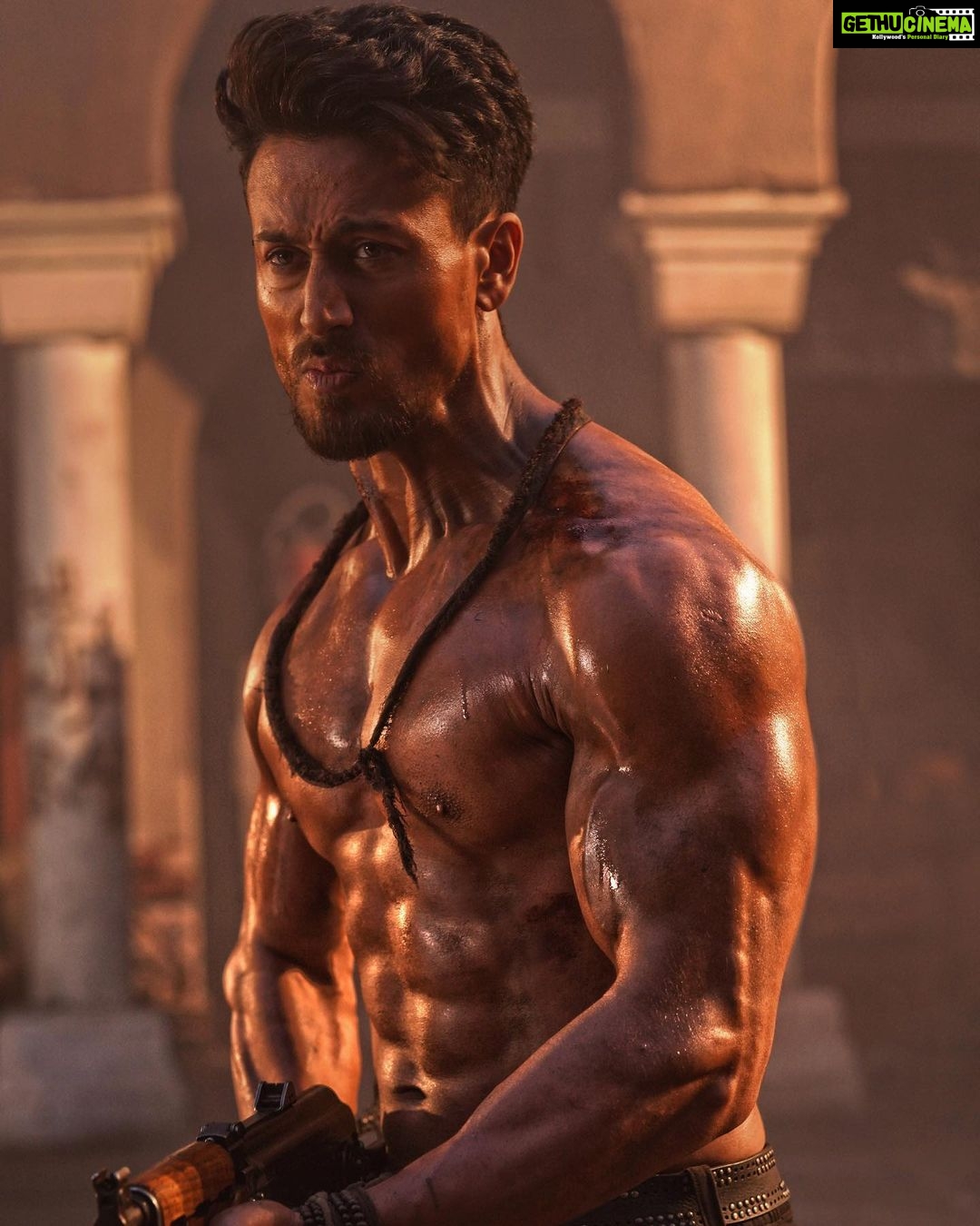 Actor Tiger Shroff HD Photos and Wallpapers July 2020 - Gethu Cinema