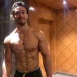 Tiger Shroff Instagram - Walking outta quarantine like this... i hope 😭🙉