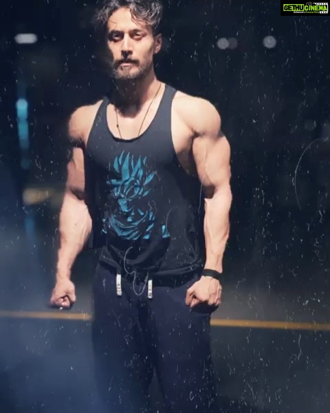 Tiger Shroff Instagram - I think im evolving backwards this quarantine...#baddhair/bearddays @rajendradhole