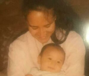 Tiger Shroff Instagram - Just like every other day❤️❤️❤️so lucky to have you mommyyy
#mothersday