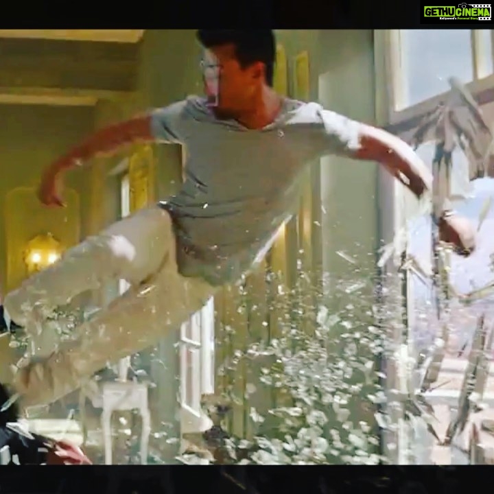 Tiger Shroff Instagram - One of my fav sequences and most challenging too. And my fav song⚡️😍 #onetake