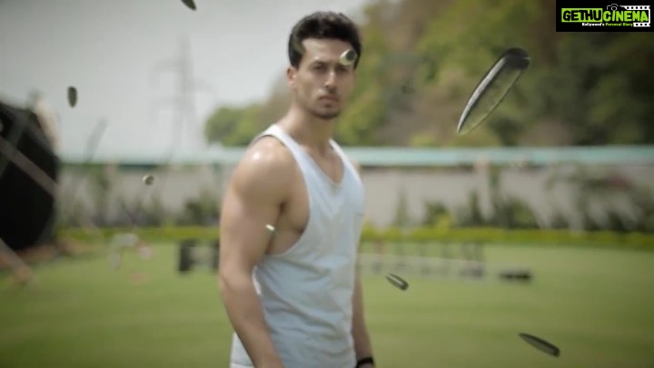Tiger Shroff Instagram - Me after watching all three matrix movies back to back. Tribute to #theone. @kuldeepshashi @shariquealy