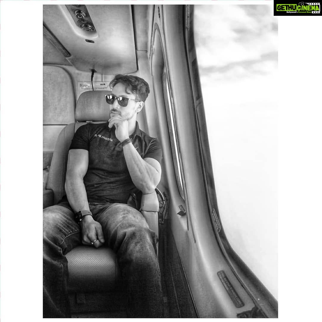 Tiger Shroff Instagram - Scared of heights, so I guess I will look the other way 👀🙈