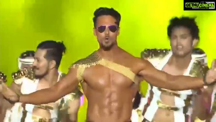 Tiger Shroff Instagram - Still not sick of performing on this song! Watch the whole performance on IGTV #heroisl2019