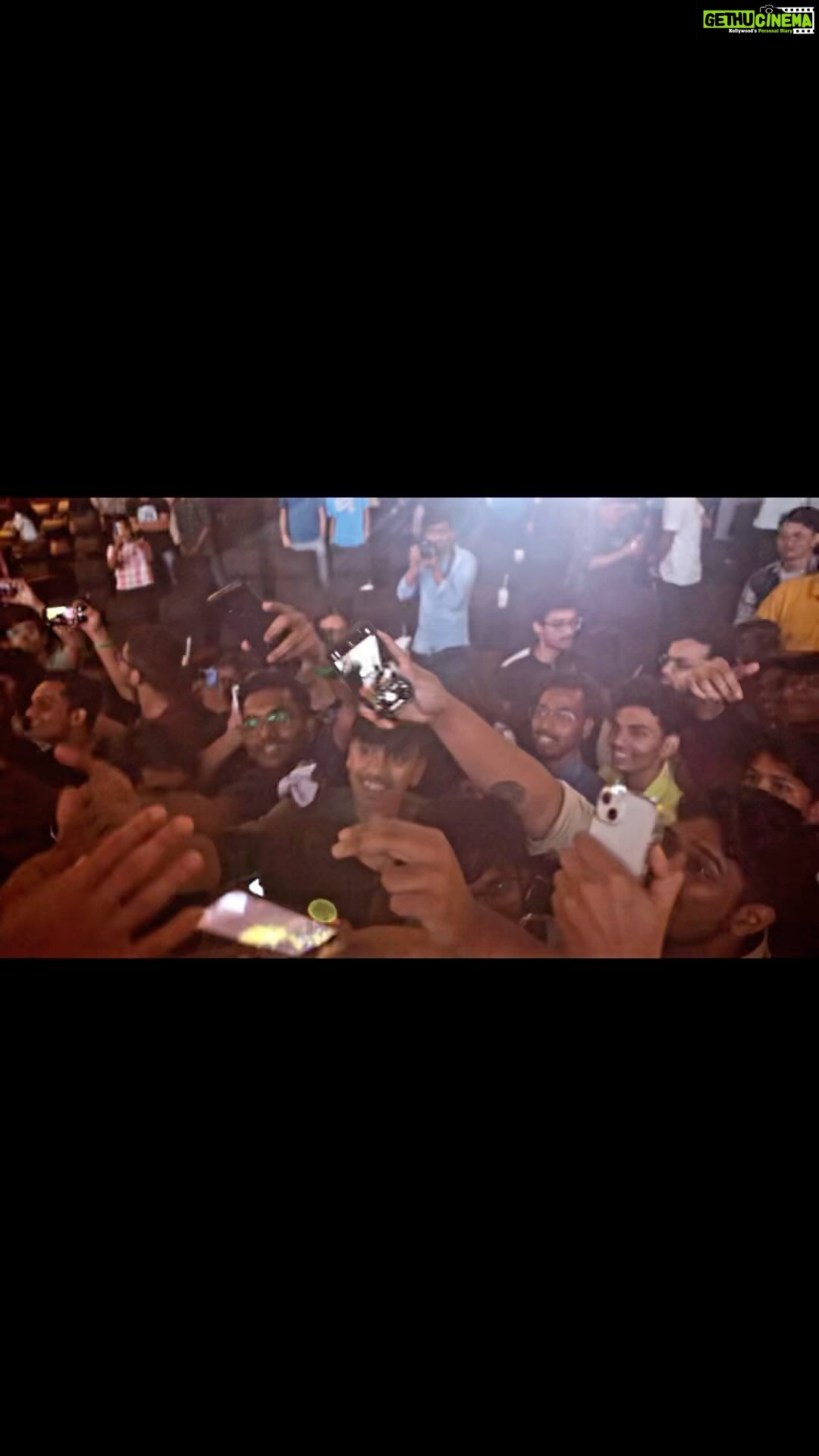 Tiger Shroff Instagram - 🙏✨❤️thank you for your love heropanti 2 in cinemas now!