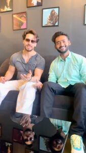 Tiger Shroff Instagram - HEROPANTI 2 (दोगुनी ) ❤️ 🤩 FINALLY “Chotibachhihokya “TOGETHER 😍 With my favourite- @tigerjackieshroff 💫 ❤️ . . . #heropanti2 #chotibachihokya #tigershroff #deependrasingh #reels #reelsinstagram #reelitfeelit #trending #explorepage #explore