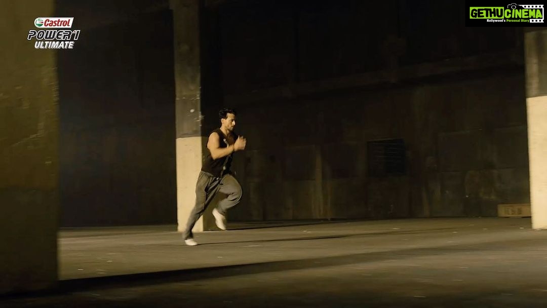 Tiger Shroff Instagram - I’m thrilled to be teaming up again with #CastrolPOWER1 to bring to you the NEW ULTIMATE biking anthem - #MainBanjara sung by @bennydayalofficial This exciting anthem celebrates the ULTIMATE bikers who embrace their quest for adventure on the road. Now available on @spotifyindia , @gaana and @castrolbiking channels on YouTube and Instagram. Watch out for the "Main Banjara" reels on Instagram. #ULTIMATEBikingAnthem #CastrolPOWER1ULTIMATE #BennyDayal #5in1FullSyntheticFormula #PerformanceThatSurprises #ULTIMATEPerformance #ad