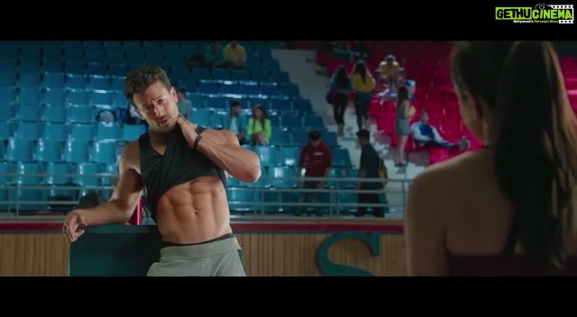 Tiger Shroff Instagram - A little more from the students ❤ #soty2 #promo2 @karanjohar @apoorva1972 @tarasutaria @ananyapanday @punitdmalhotra @dharmamovies @foxstarhindi @zeemusiccompany #batchof2019