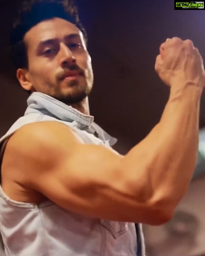 Tiger Shroff Instagram - Happy world dance day! ❤️ #harghoontmeinswag #🤟 @pepsiindia