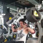 Tiger Shroff Instagram - Getting a little bit of my strength back, 100lb dumbells 15 reps and 400lbs incline presses. #roadtorecovery @rajendradhole
