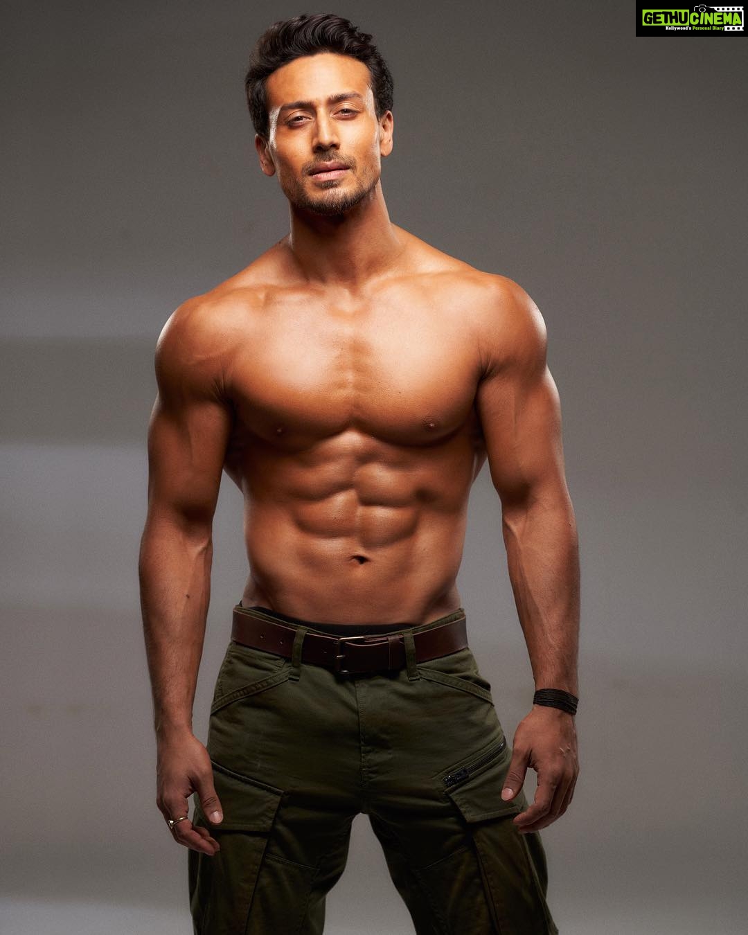 Actor Tiger Shroff HD Photos and Wallpapers April 2019 - Gethu Cinema