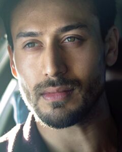 Tiger Shroff Instagram - 2019...sight set. #soty2 #hrithikvstiger