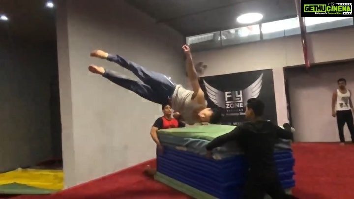 Tiger Shroff Instagram - Another new playground 💃💃 @flyzonefitness_