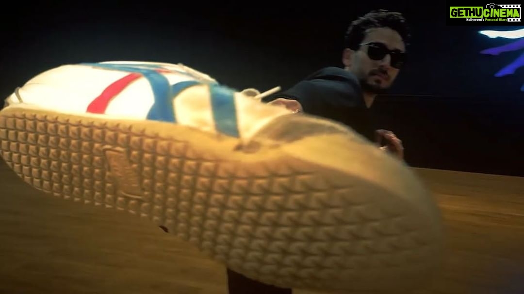 tiger shroff onitsuka