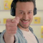 Tiger Shroff Instagram - Breakfree from cables now, Go Wireless with UBON Bluetooth headphones & speakers. #UBON #Borntobefree #🎬by @punitdmalhotra 🤗