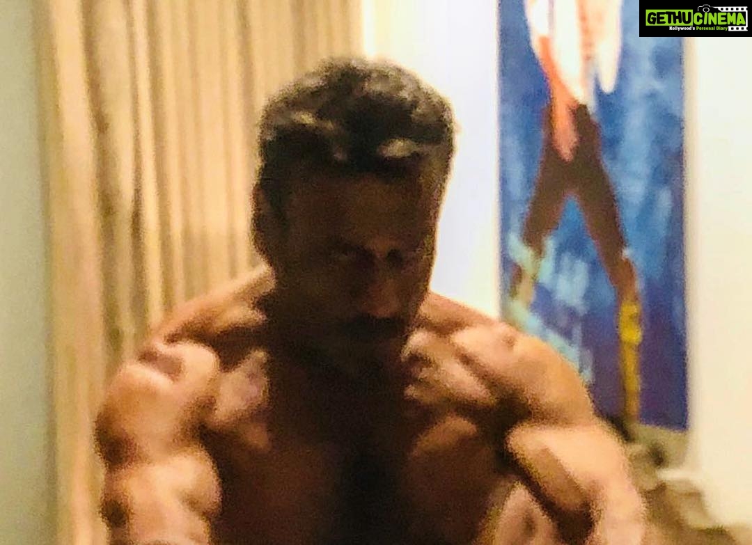 Tiger Shroff Instagram - Hope i look like my hero when i’m 60+ ⚡️❤ @apnabhidu happy father’s day to my first and only hero! #dalchaawaldiet #realbaaghi