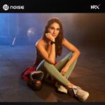 Vaani Kapoor Instagram - SWEAT, FLEX AND GET READY TO EMBRACE YOUR FITNESS GOALS! 💪 Introducing @hrxbrand’s latest fitness tracker with @go_noise 💯 Bring home the ultimate fitness tracker today. #KeepGoing #HRX #Noise #NoiseMakers