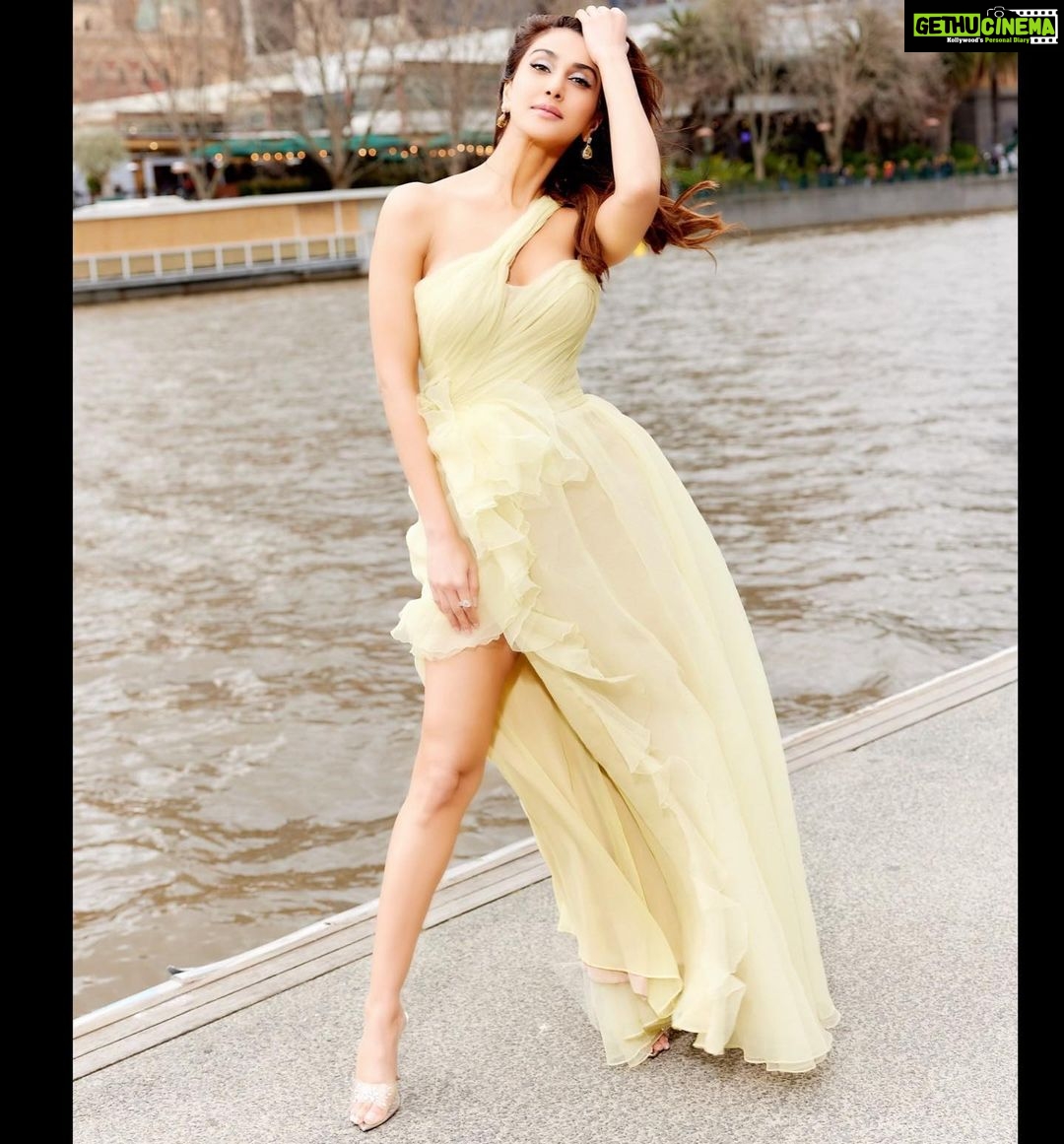 Vaani Kapoor Instagram - Melbourne 💛 . . . #IFFM2022 #IndianCinemaAtIFFM @iffmelbourne