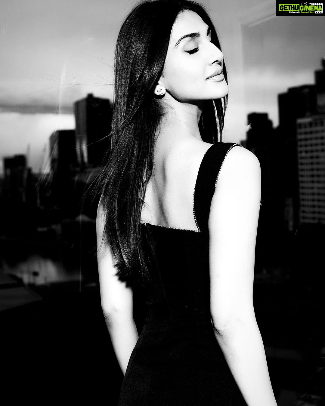 Vaani Kapoor Instagram - The pain , sorrow , laughter and fear Haunting and daunting, if invaluable disappears To lose is to win at times , I find myself decoding the layers Alive and faraway from anybody - not holy, just here.. ~ yours truly 🖊