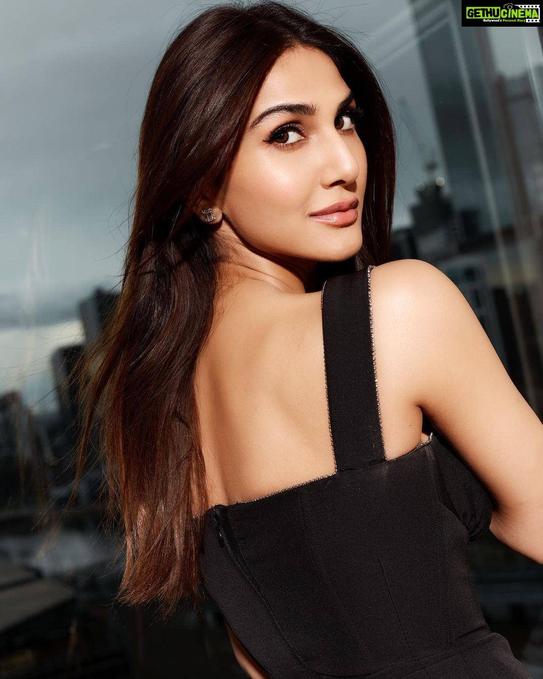 Vaani Kapoor Instagram - Seizing the day 🖤 . . . #IFFM2022 #IndianCinemaAtIFFM