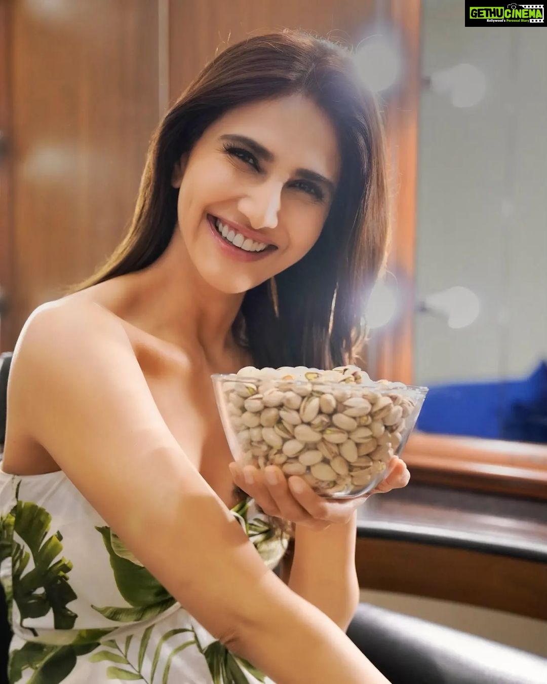 Vaani Kapoor Instagram - Due to hectic shooting schedules, snacking is always an issue π€·π»ββοΈ But, here's a perfect snacking partner- California pistachios! A great plant based source of protein... Super healthy, super tasty, easy to carry and easy to buy. Just log on to any e-commerce platform and search for "California pistachios" and buy from the many brands that sell them in India. @americanpistachios.india #CaliforniaPistachios #AmericanPistachiosIndia #PowerOfPistachios #Ad