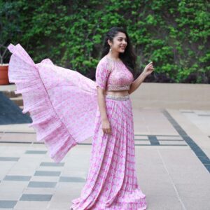 Varsha Bollamma Instagram - Feeling pinktastic 😋💗💞Outfit : @issadesignerstudio Pc @thescienceofphoto Styled by @officialanahita
