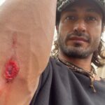 Vidyut Jammwal Instagram - Pain / pleasure exist yin /Yang #friendsForever @theamitsadh #travellers #switzerland