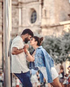 Vignesh Shivan Instagram - Love ❤️ Life ❤️😇 

Some lovely pictures from the super talented Spanish Photographer @kelmib 😍❤️ 

@gtholidays.in 
#valencia #spain #vacay
