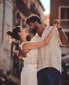 Vignesh Shivan Instagram - Love ❤️ Life ❤️😇 

Some lovely pictures from the super talented Spanish Photographer @kelmib 😍❤️ 

@gtholidays.in 
#valencia #spain #vacay