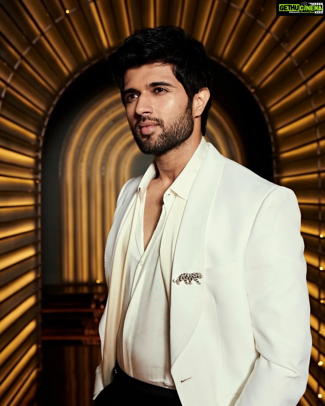 Actor Vijay Deverakonda HD Photos and Wallpapers August 2022 ...