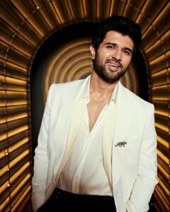 Vijay Deverakonda Instagram - Hey,
You all 🤗
Going on Mum's favourite show :)