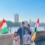 Vivek Oberoi Instagram - सारे जहान से अच्छा हिन्दुस्तान हमारा । No matter where we are, who we meet, how we live, we can never forget our indian roots. Celebrating our #75thindependenceday in a foreign land and beaming with pride with my family as the tricolour flies high! #jaihind Happy Independence Day to everyone ! लेहरा दो 🇮🇳 #independenceday #75thindependenceday #reelsinstagram #reel #tiranga #indianflag #reelitfeelit