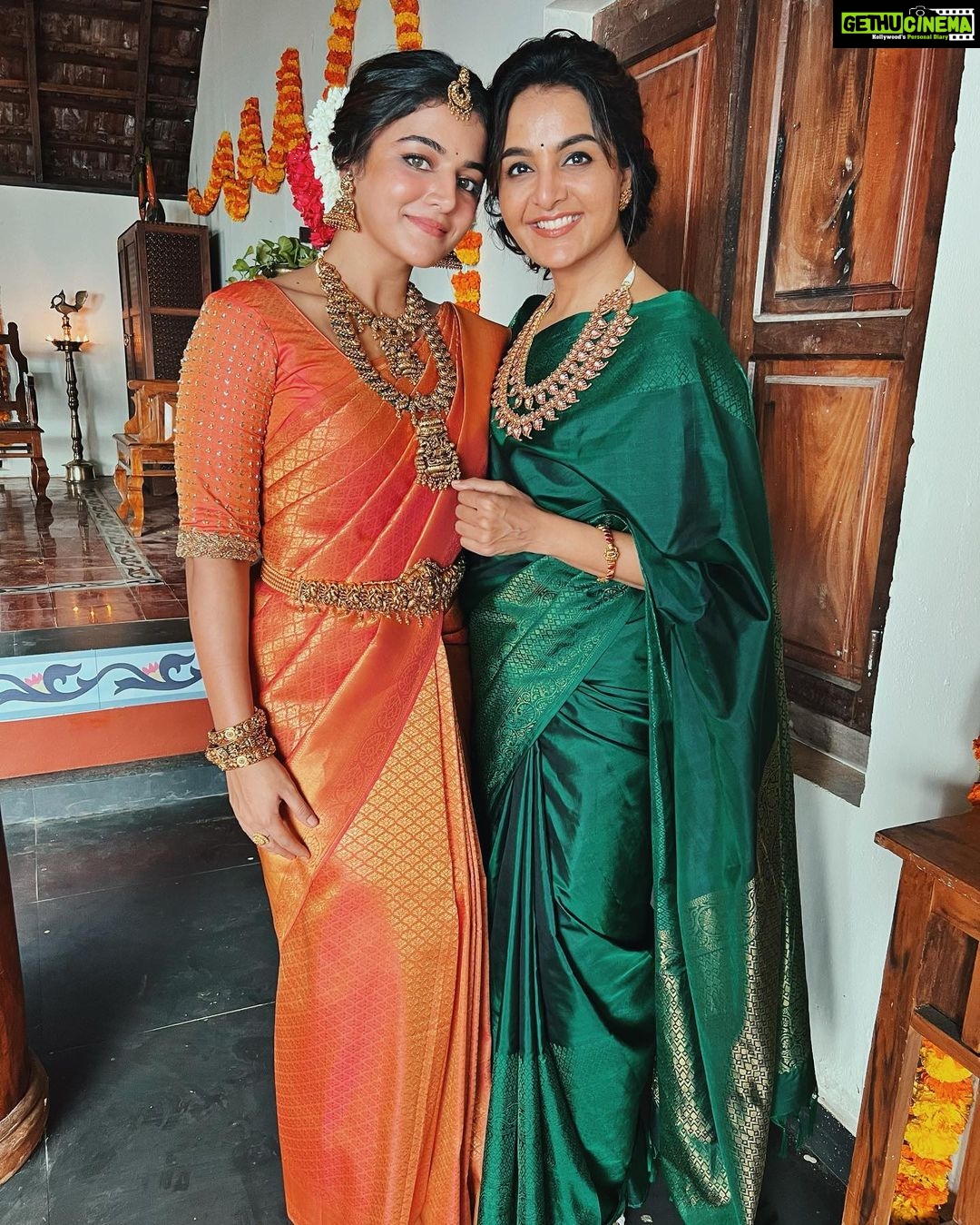 Wamiqa Gabbi Instagram - ♥️ Swipe right to see my selfie with @manju.warrier ♥️ Also, Shooting with @kalyanjewellers_official is always so much fun 🤘🏽😁