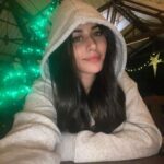 Warina Hussain Instagram - it’s getting chilly out here 🎄💕 Vagator, Goa