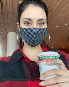 Warina Hussain Instagram - my baby hair has a life of its own .. 😜✈️🌴🎥🎞🖤