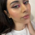 Warina Hussain Instagram – Gulabi ankhein 🎶😜💓