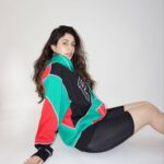 Warina Hussain Instagram - Do chillies make you feel hot? 🧥 @40sandshorties 💄 @artistrybykri