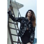 Warina Hussain Instagram - We're the children of bad revolution 👽 📸 @advait_vaidya 💄 @nishgulatimakeovers 👧🏻 @shru_birla 🧥 @akashsonii