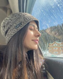 Warina Hussain Instagram - and I said to myself: “ What a wonderful world”. ☺️💋