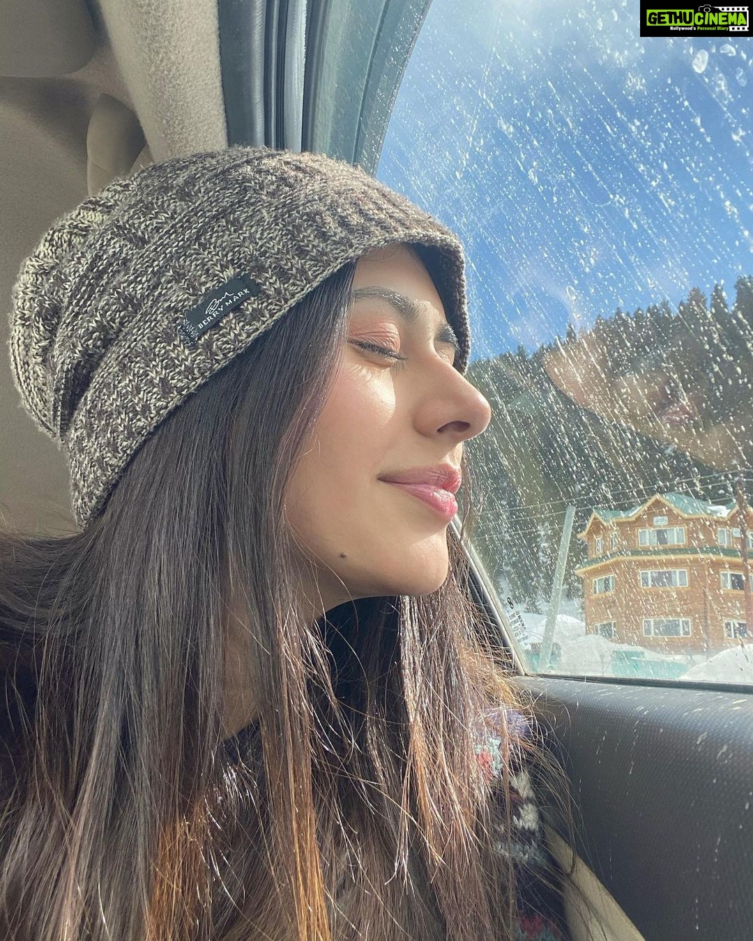 Warina Hussain - 217.2K Likes - and I said to myself: “ What a wonderful world”. ☺️💋
