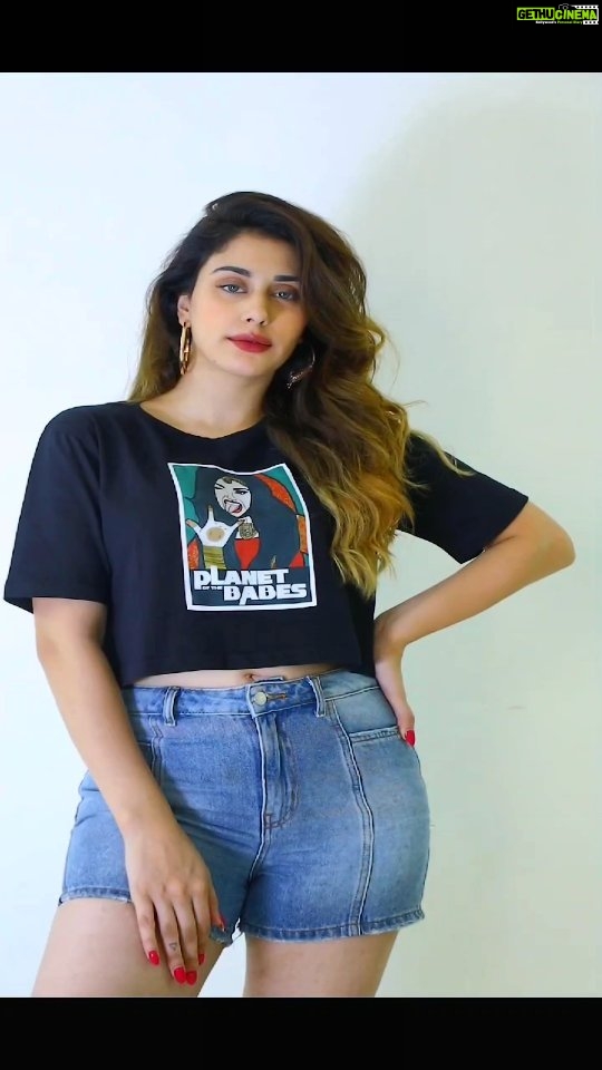 Warina Hussain - 228K Likes - Wear your mask and don’t be a rowdy baby😝🤟🏼
#Rowdy #baby #south #hit #song #rock #beat #dance #instareels #reel #dhanush #dhee #maskon #staysafe