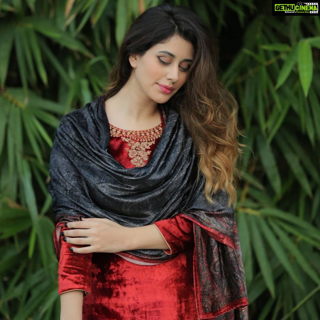 Warina Hussain Instagram - Isn't Red Gorgeous❤️